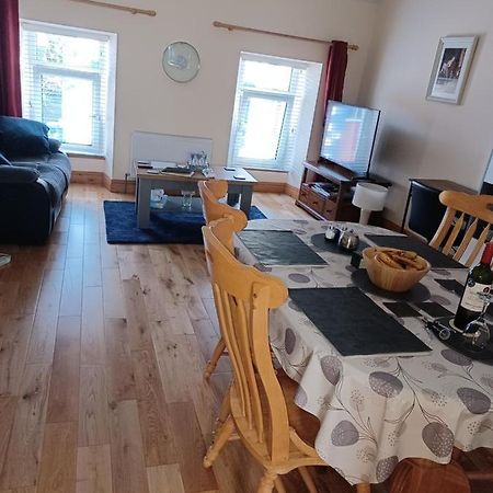 Kents Guesthouse Accommodation Kilmacthomas 외부 사진